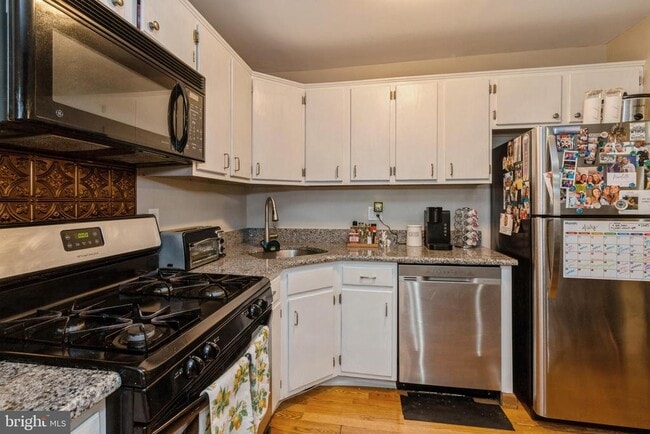 Building Photo - 2103 Woodhollow Dr