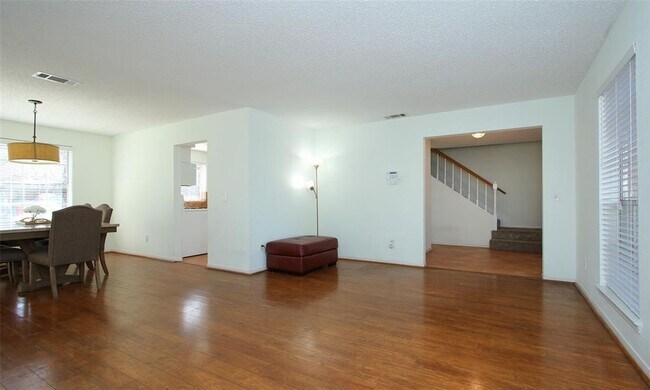 Building Photo - 11303 Golden Ray Dr