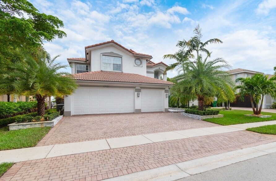 Primary Photo - 17526 SW 48th St