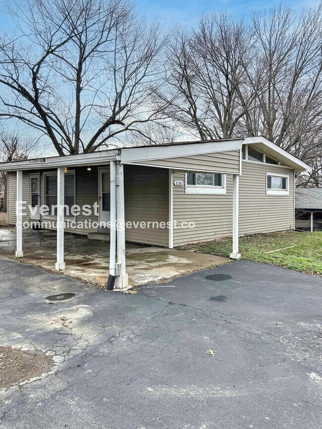 Building Photo - 1130 Trampe Ave