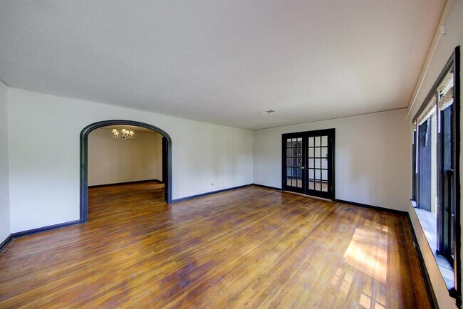 Foto del edificio - 5233 Brinkman St
