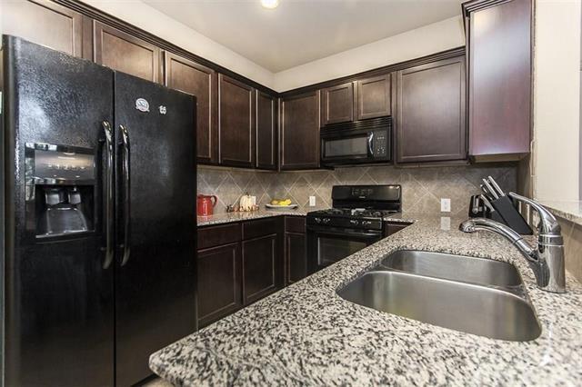 Foto del edificio - 867 Llano Dr