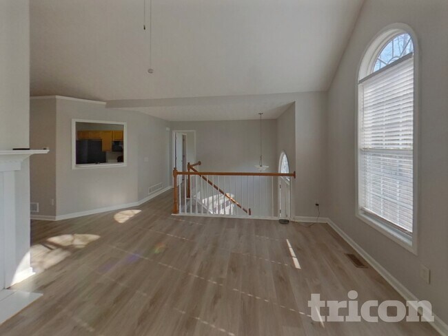 Foto del edificio - 5301 Brookshire Ct