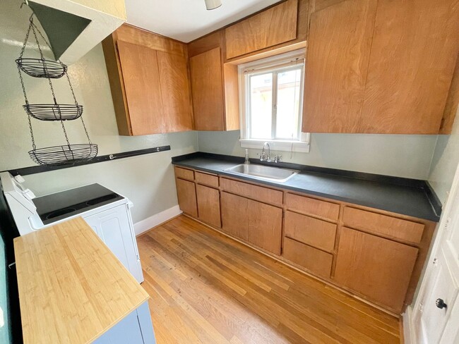 Foto del edificio - 6335 6th Ave NE