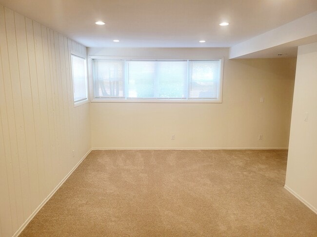 Foto del edificio - 8537 W Foster Ave