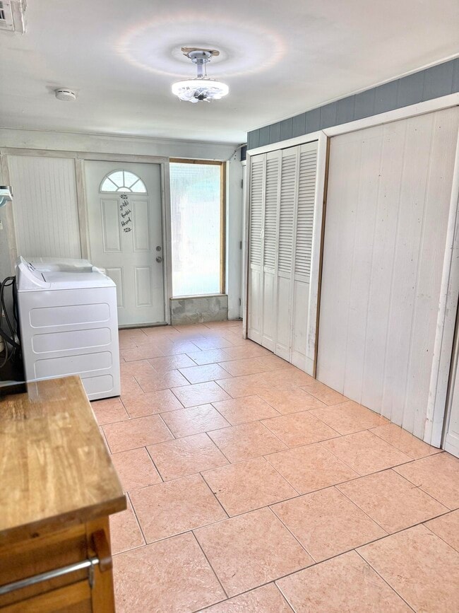 Foto del edificio - 5312 Bowling Green Dr
