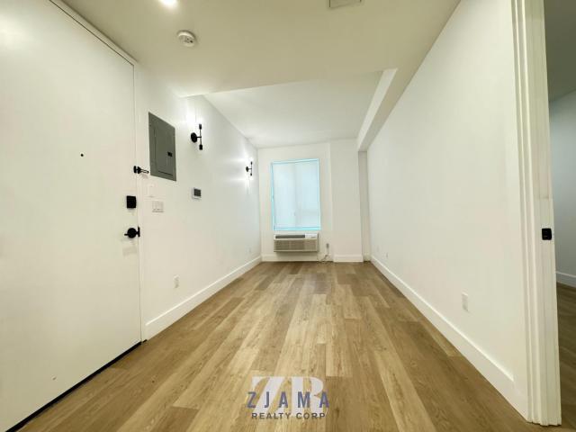 Foto del edificio - 1 bedroom in Brooklyn NY 11225