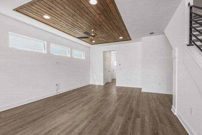 Foto del edificio - 3658 Meadow Vista Ln