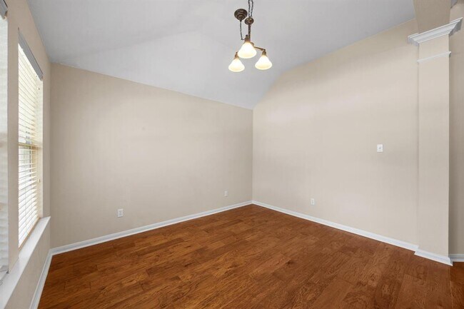 Foto del edificio - 3808 Noe Ln