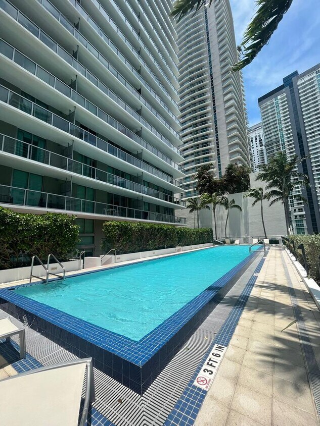 Foto del edificio - 79 SW 12th St