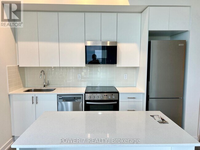 Photo du bâtiment - 15 Ellerslie Ave