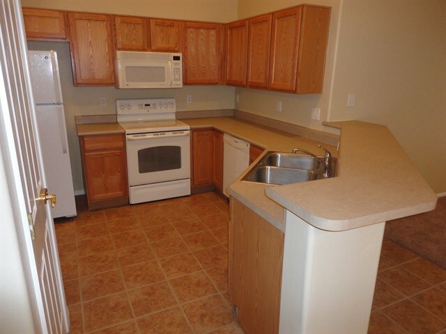 Building Photo - 6563 E Ladonna Ln