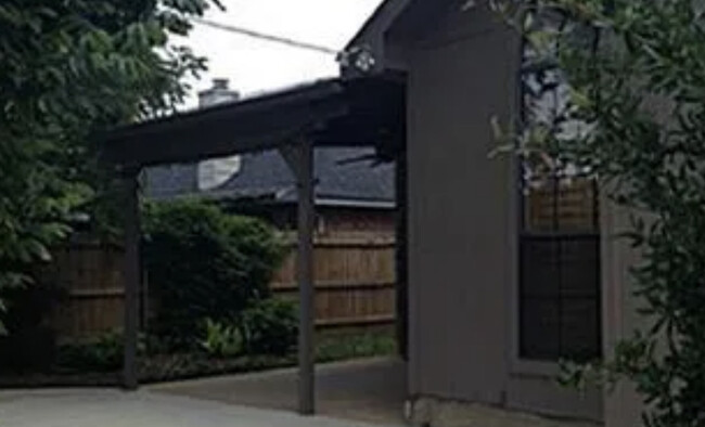 Foto del edificio - 4912 Oldfield Dr