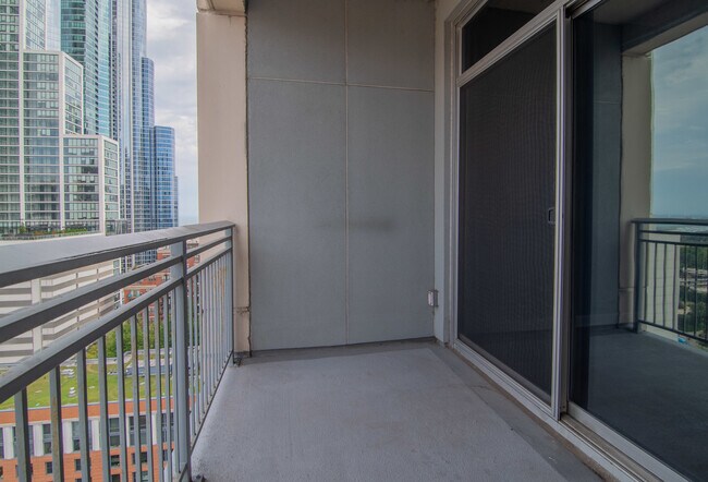 Building Photo - 1250 S Michigan Ave