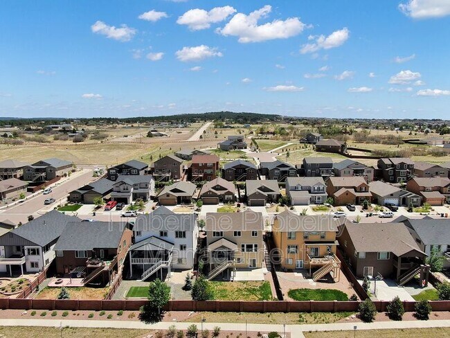 Building Photo - 10744 Echo Canyon Dr