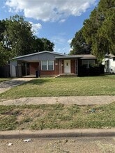 Building Photo - 2203 Tolosa Dr