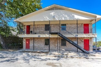 Building Photo - 501-502 Root Ave