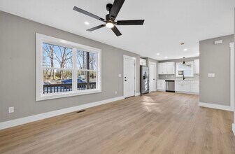 710 Curry St NW