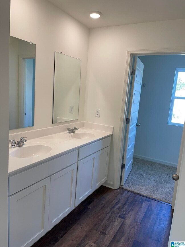 Building Photo - 2542 Rice Creek Ln