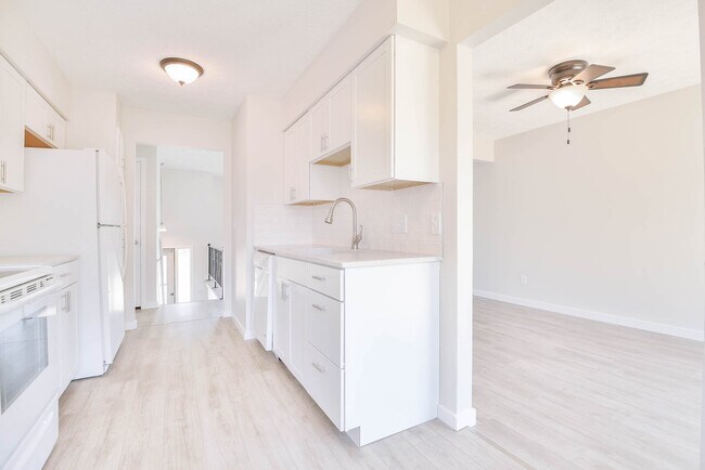 Cocina - 10723 Browne St