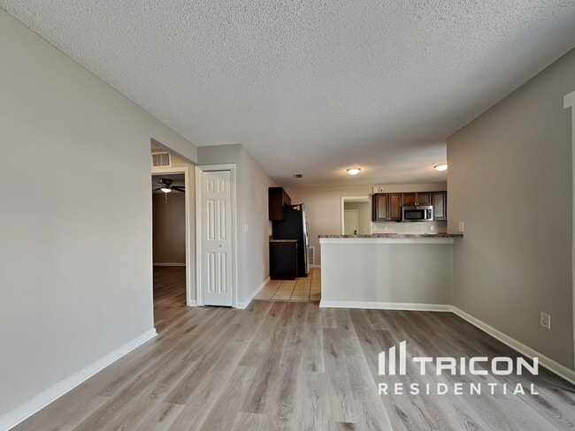 Building Photo - 646 Pine Forest Dr