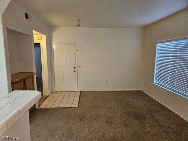 Foto del edificio - 9470 Peace Way