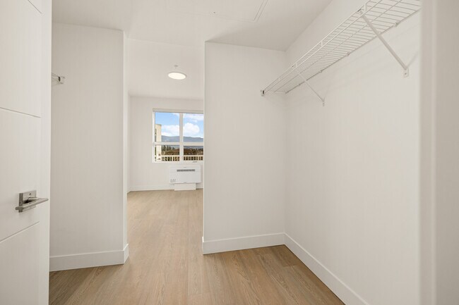 Building Photo - 500 Asher