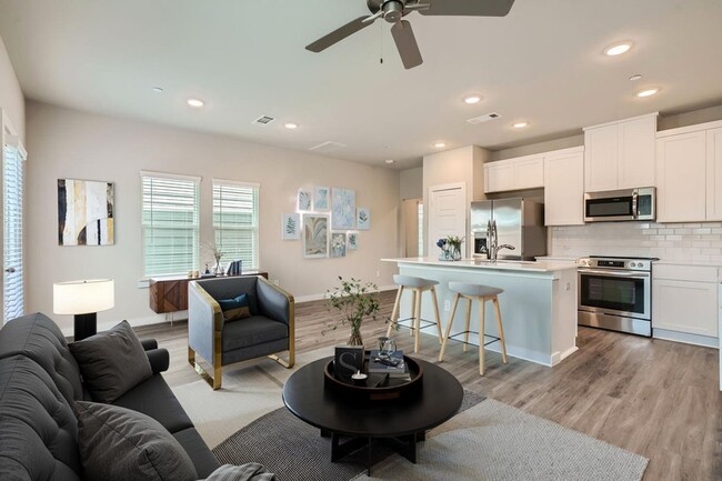 Building Photo - 430 S Centro Cir