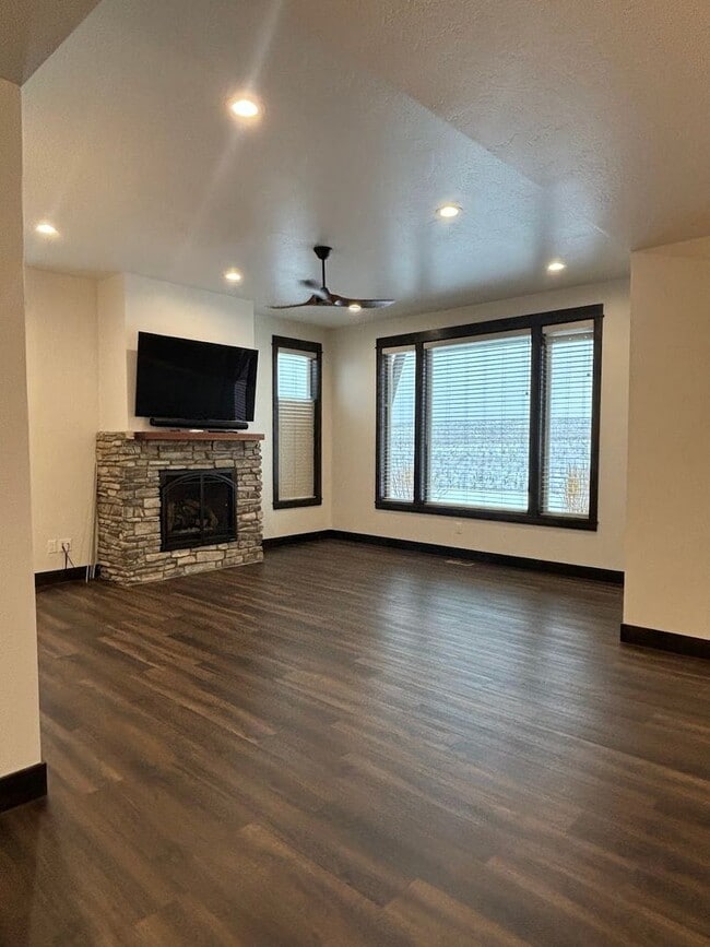 Foto del edificio - Stunning 4-bedroom, 3-bathroom home in The Ranch Club