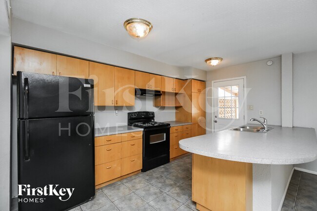 Building Photo - 32 W Fairmont Dr