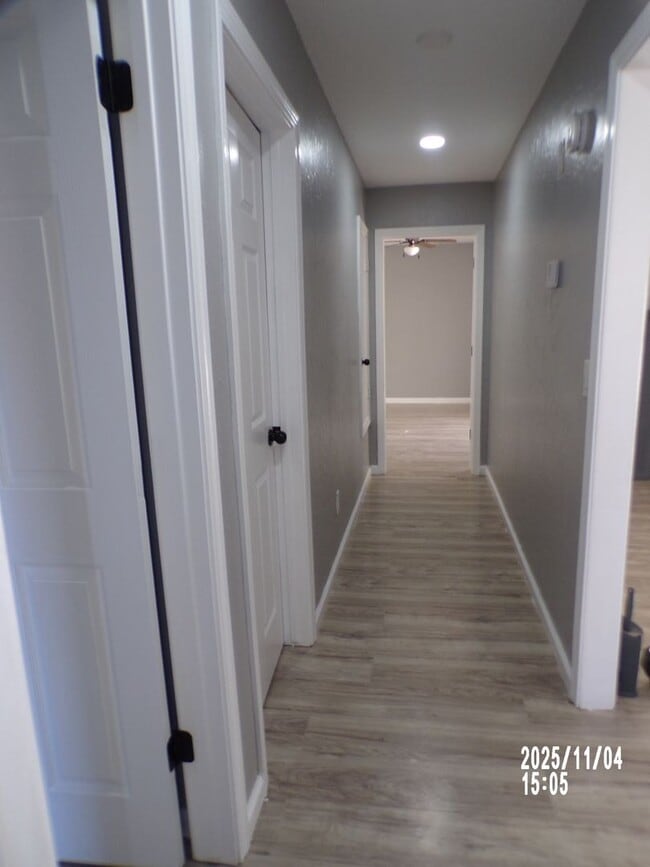 Building Photo - Fresh Paint!!, New Flooring and Granite Counter Tops!!!