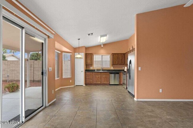 Foto del edificio - 14527 W Marcus Dr