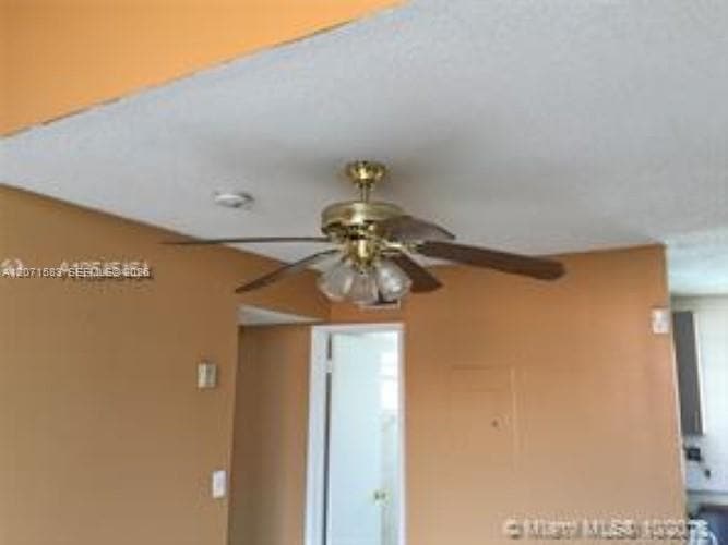 Foto del edificio - 2740 W 62nd Pl