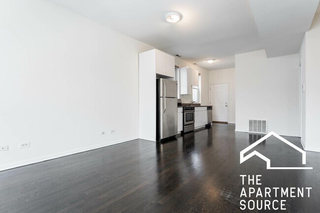 Foto del edificio - 2438 N Ashland Ave