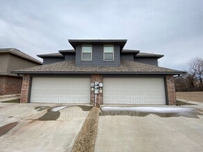Building Photo - 1840 Casitas Cir
