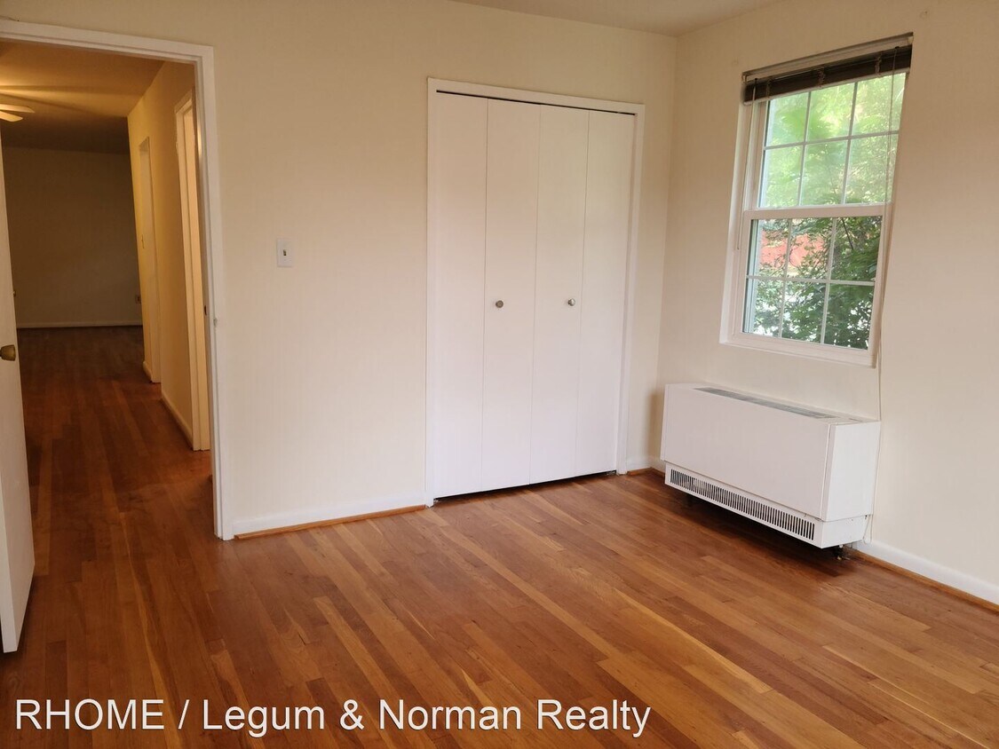 Primary Photo - 2 br, 1 bath House - 2030 N Vermont St #203