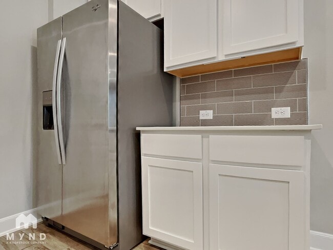 Building Photo - 10210 Alder Ridge Dr