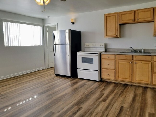Building Photo - Single Level Studio Rental in Palm Springs