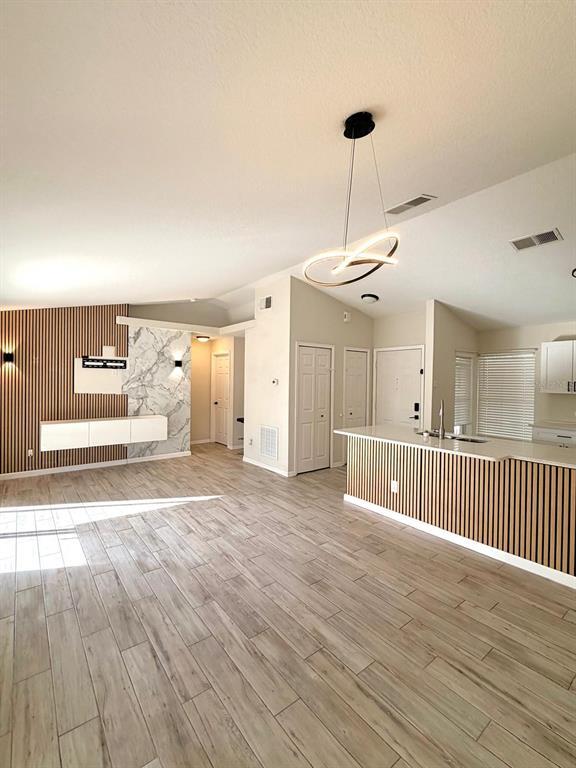 Foto del edificio - 15336 Margaux Dr