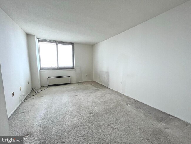 Building Photo - 1420 Locust St