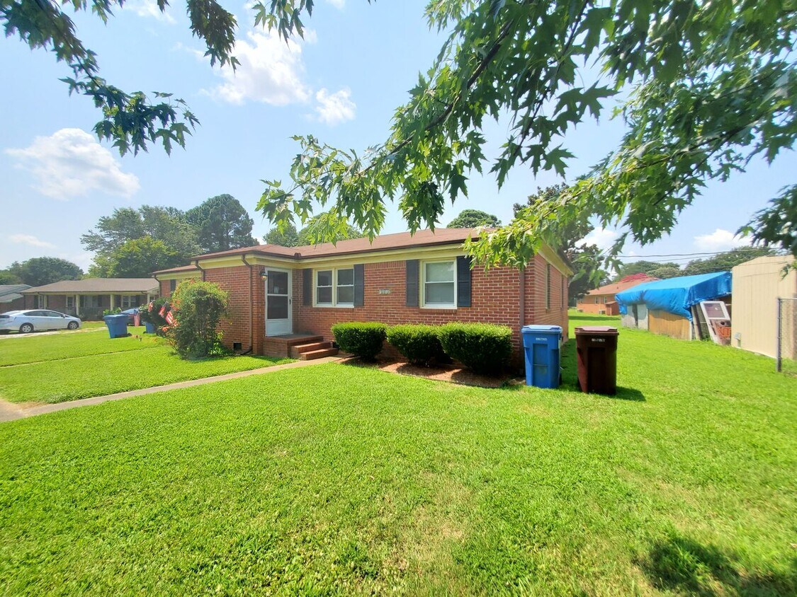 Foto principal - 800-802 Hillwell Rd
