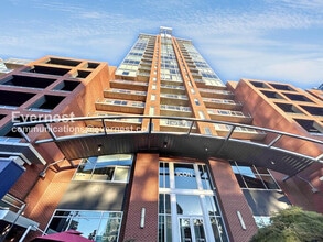 Building Photo - 600 12th Ave S