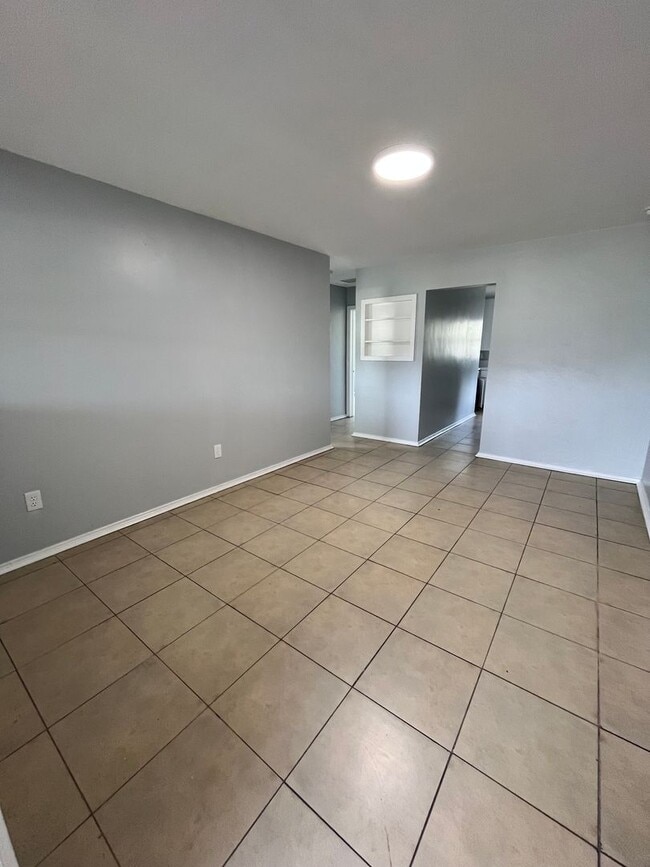 Building Photo - 538 Norfolk Cir