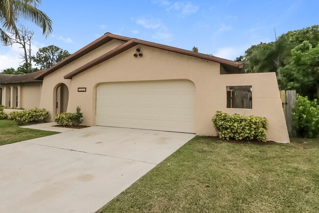 Building Photo - 1162 Fernlea Dr