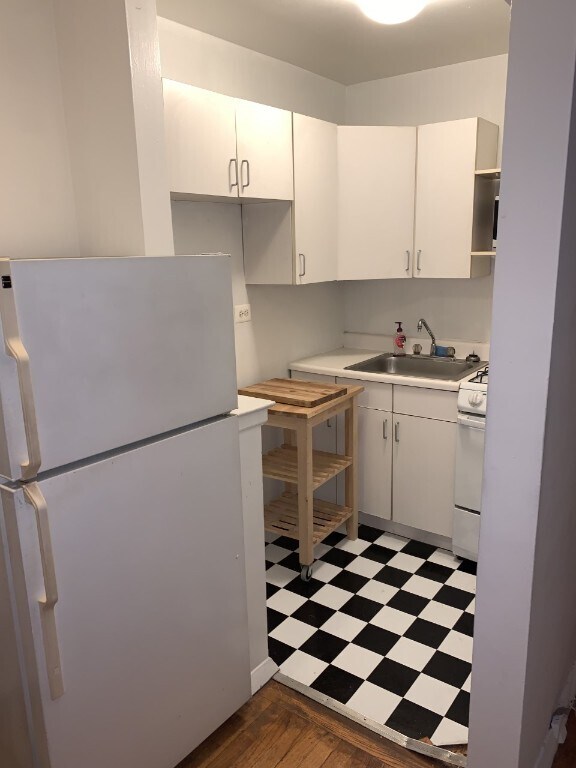 Primary Photo - 340 East 58th Street