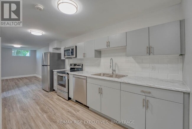 Building Photo - 597-597 Gavin Ct