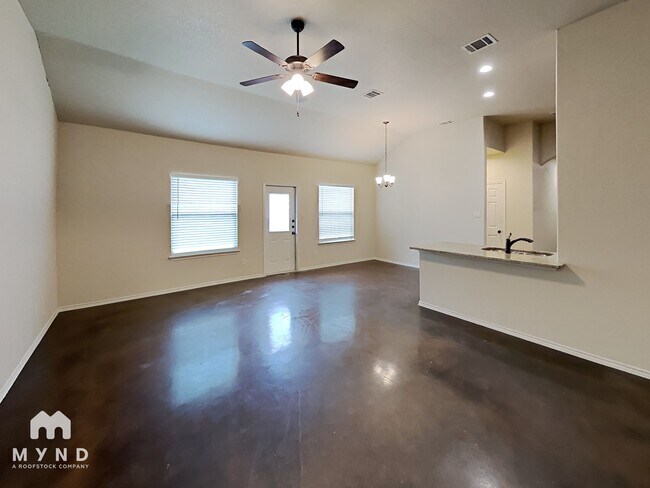 Building Photo - 228 Kaspar Way