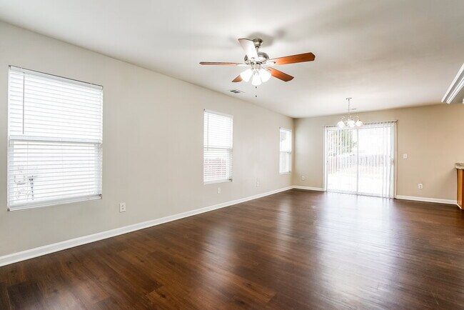 Foto del edificio - 6037 Ladish Ln