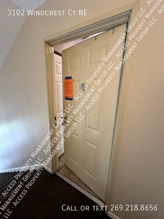 Building Photo - Windcrest Manor Two Bedroom Condo