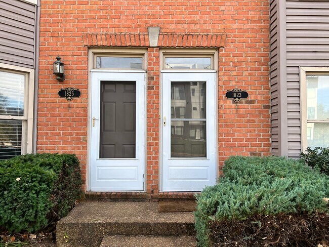 Building Photo - 1823 Wedgewood Ave